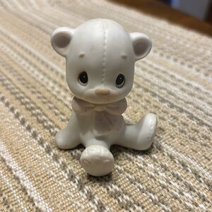 Precious‎ Moments Enesco Sitting Teddy Bear with Bow 1982 E-9267A